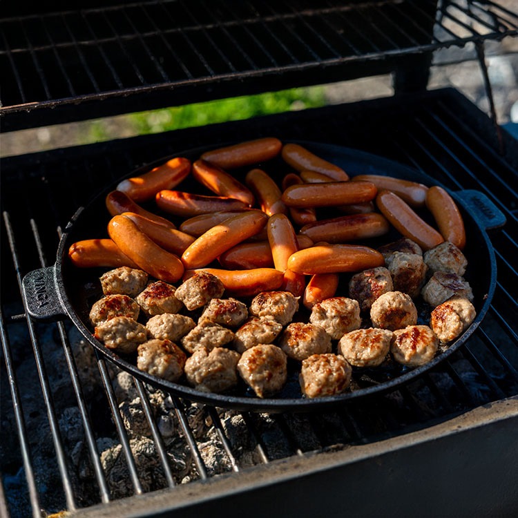 Støbejernspande til grillen