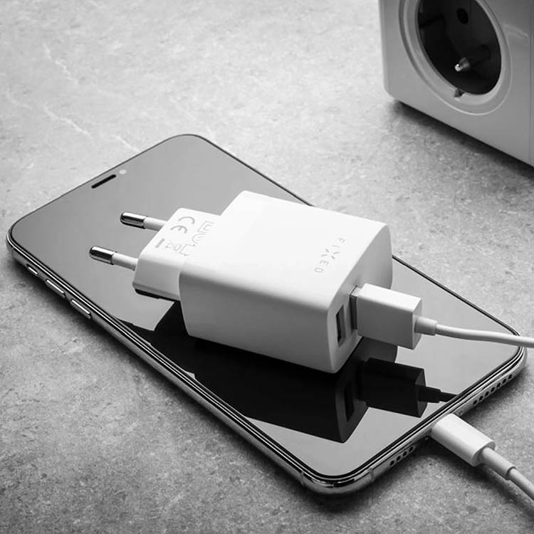 USB-oplader med flere porte