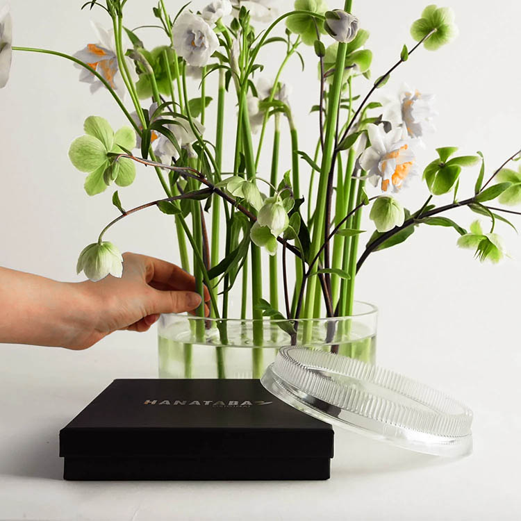 Blomsterfakkelring i akryl