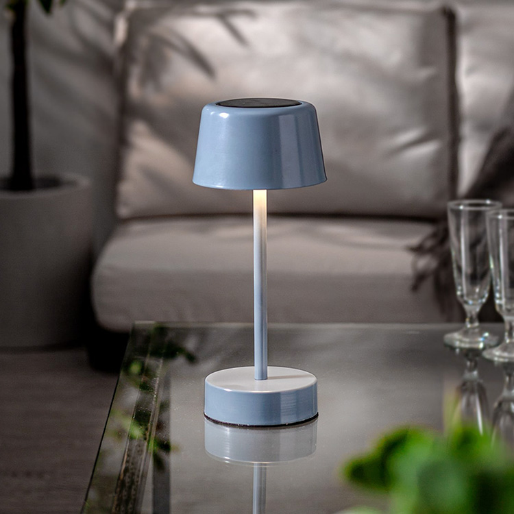 Lille solcelledrevet bordlampe